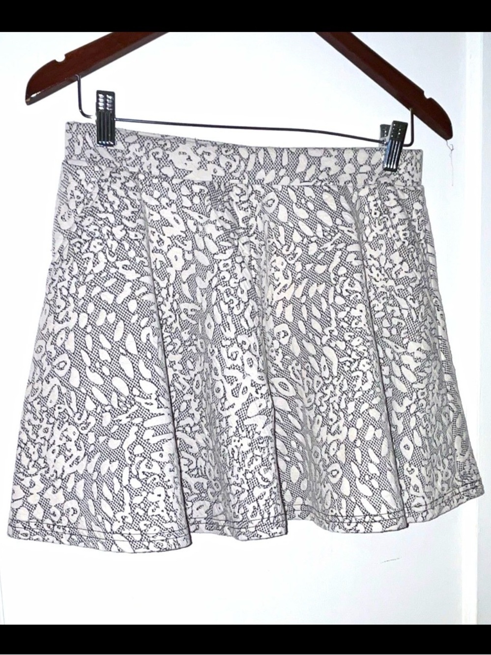 Connection 18 Black and White Floral Circle Skirt